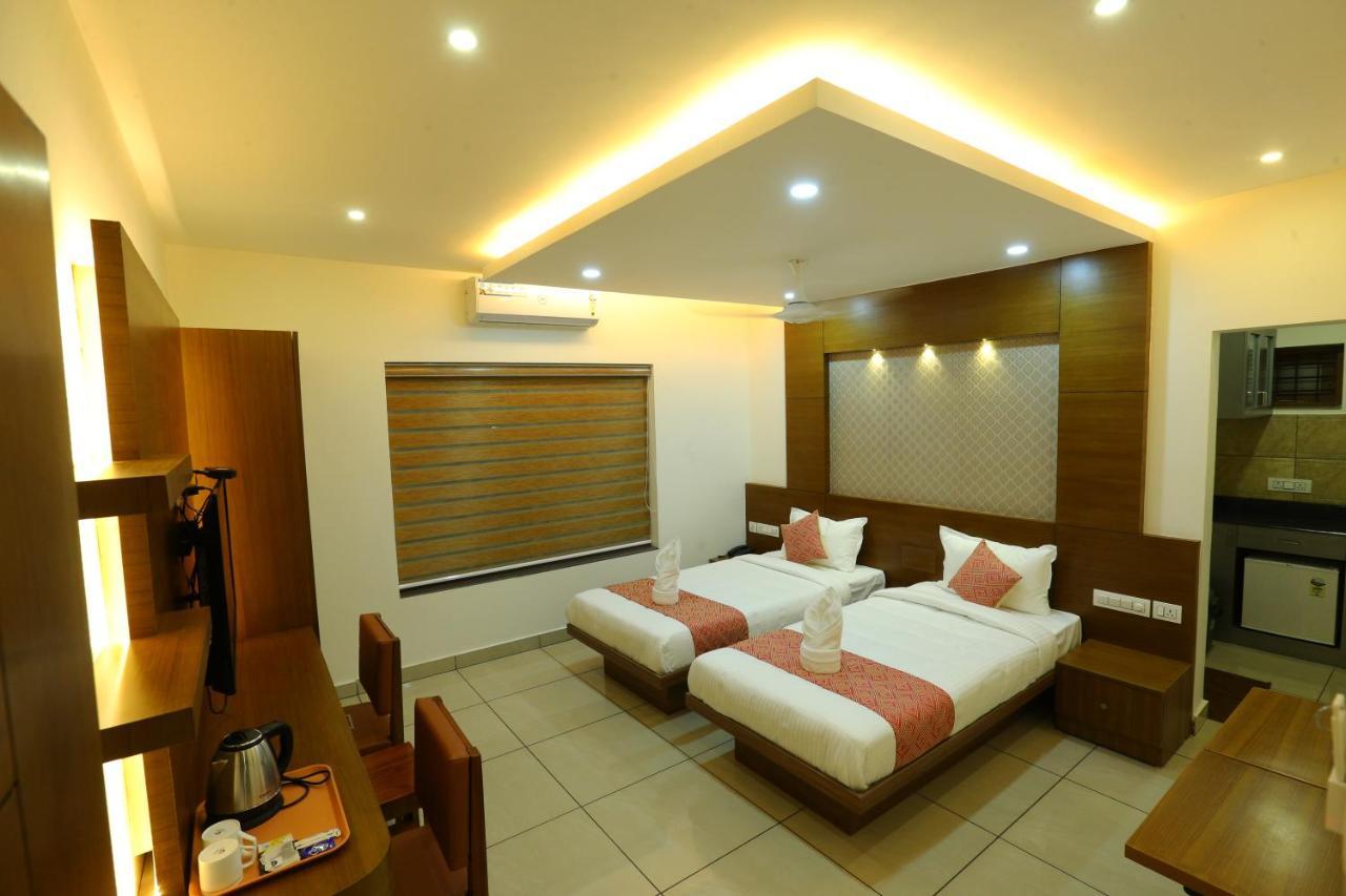 Ahlan Luxury Rooms Kochi Exterior foto